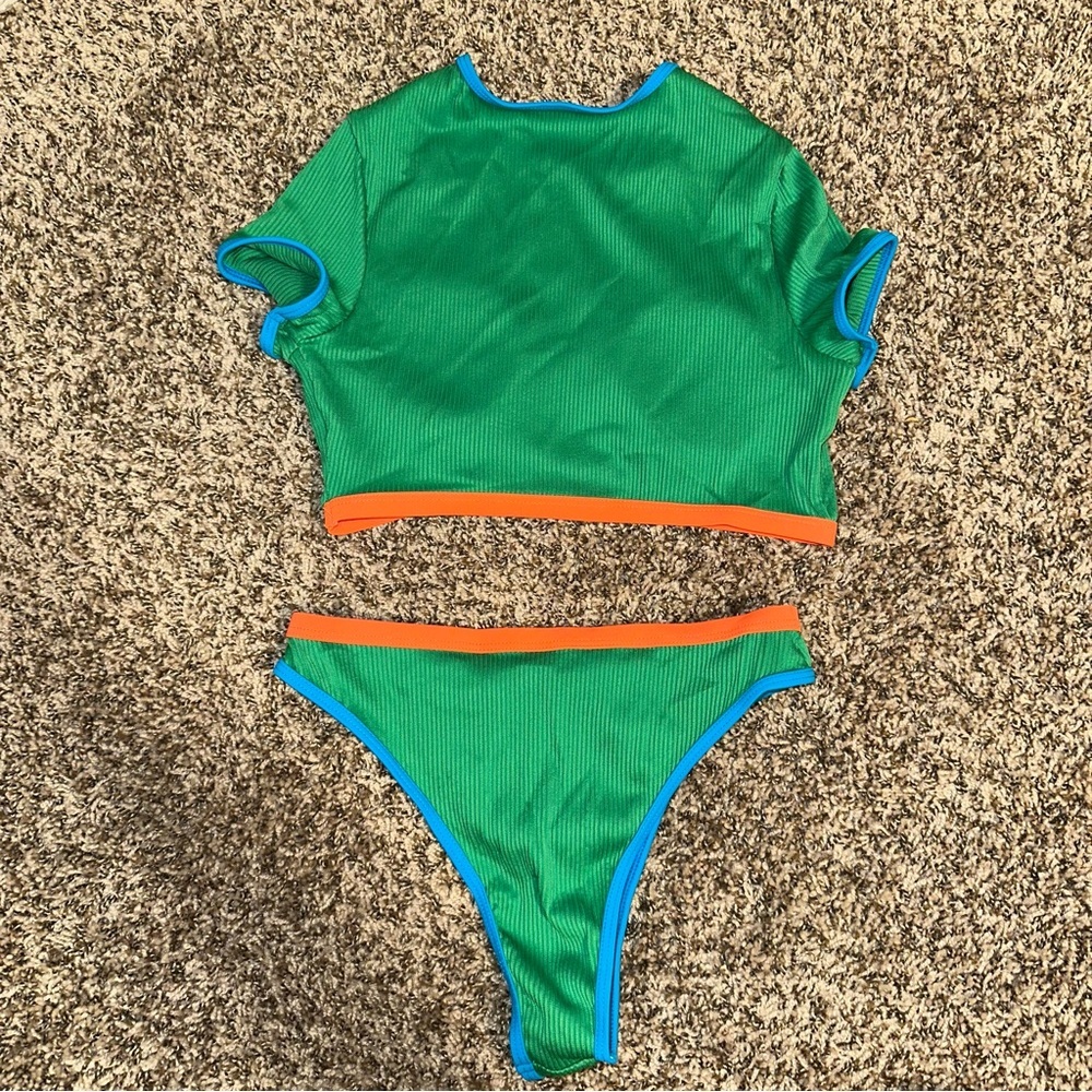 CONTRAST BINDING RIBBED KNIT BIKINI SET SIZE MEDIUM - Picture 2 of 2